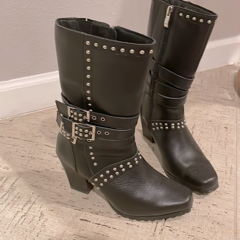 Harley style boots with grips in bottom. 2 1/2 inch heels.